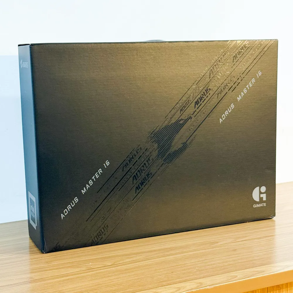 NOTEBOOK GIGABYTE AORUS + ULTRA 9 + 32GB DDR5 + 2TB NVME + RTX 5090 24GB + 240HZ